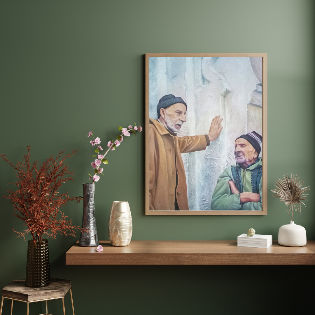 Collectionneur découvrant un tableau original d'un artiste peintre marocain avant un achat au Maroc.